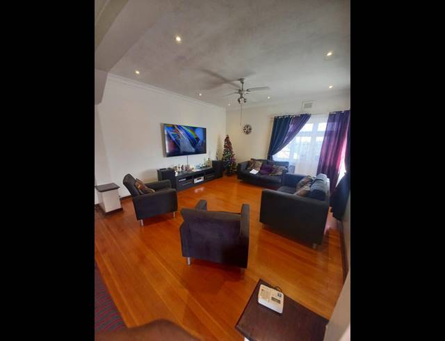 3 BEDROOM HOUSE FOR SALE IN SEA VIEW